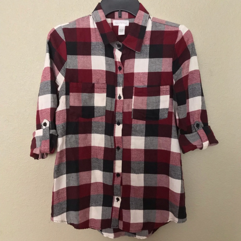🎄Women’s Red and Black Flannel 🍁